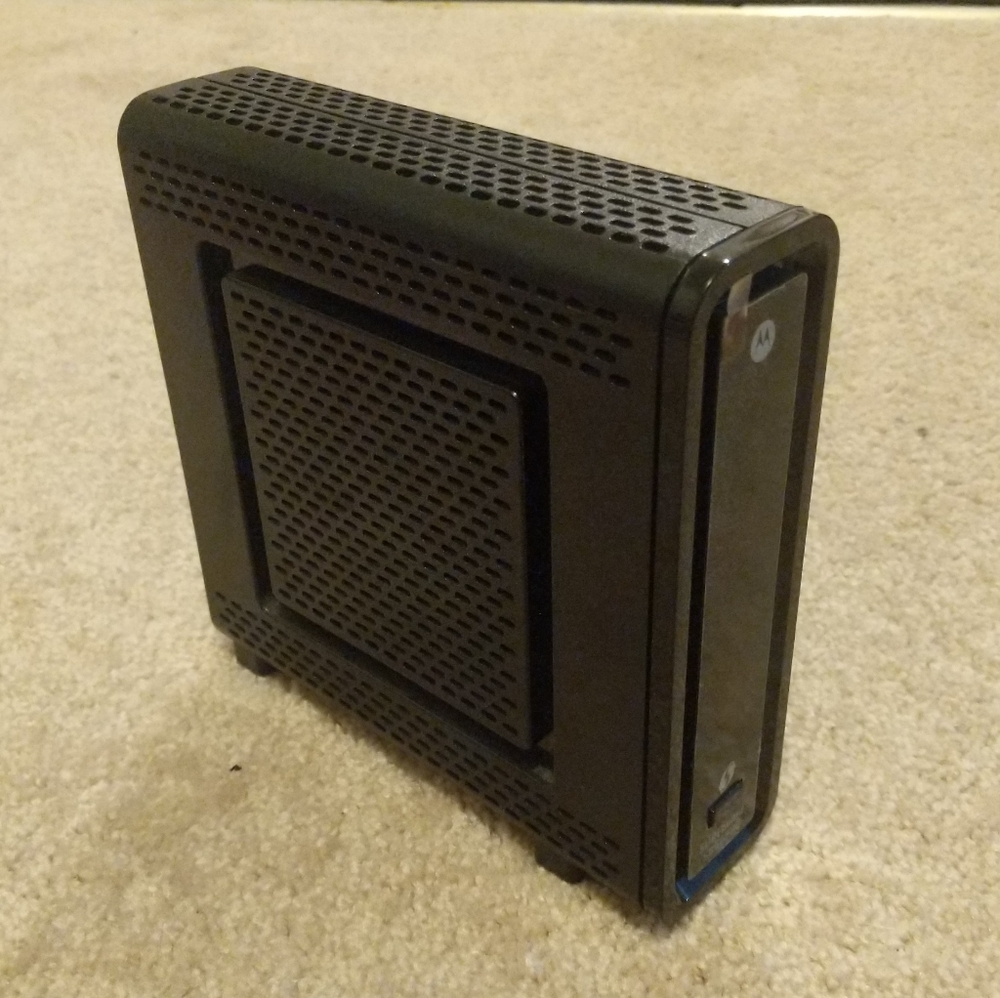 Motorola SBG6580 SURFboard Black 4LAN Ports DOCSIS3.0 Wi-Fi Cable Modem & Router